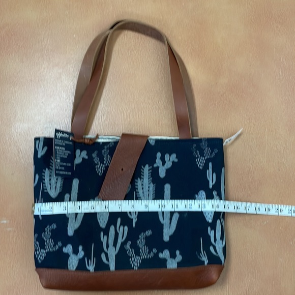 NWT small cactus tote Handprinted. - Picture 4 of 6